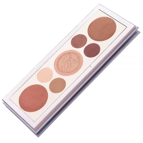 Pudderpaletten inneholder blush, highlighter, bronzer og fire øyenskygger.