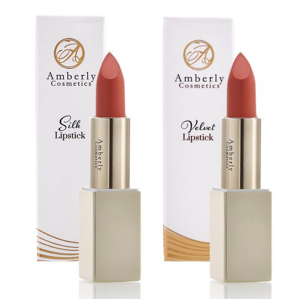Amberly Silk Lipstick og Amberly Velvet Lipstick i fargen Hippie Pink